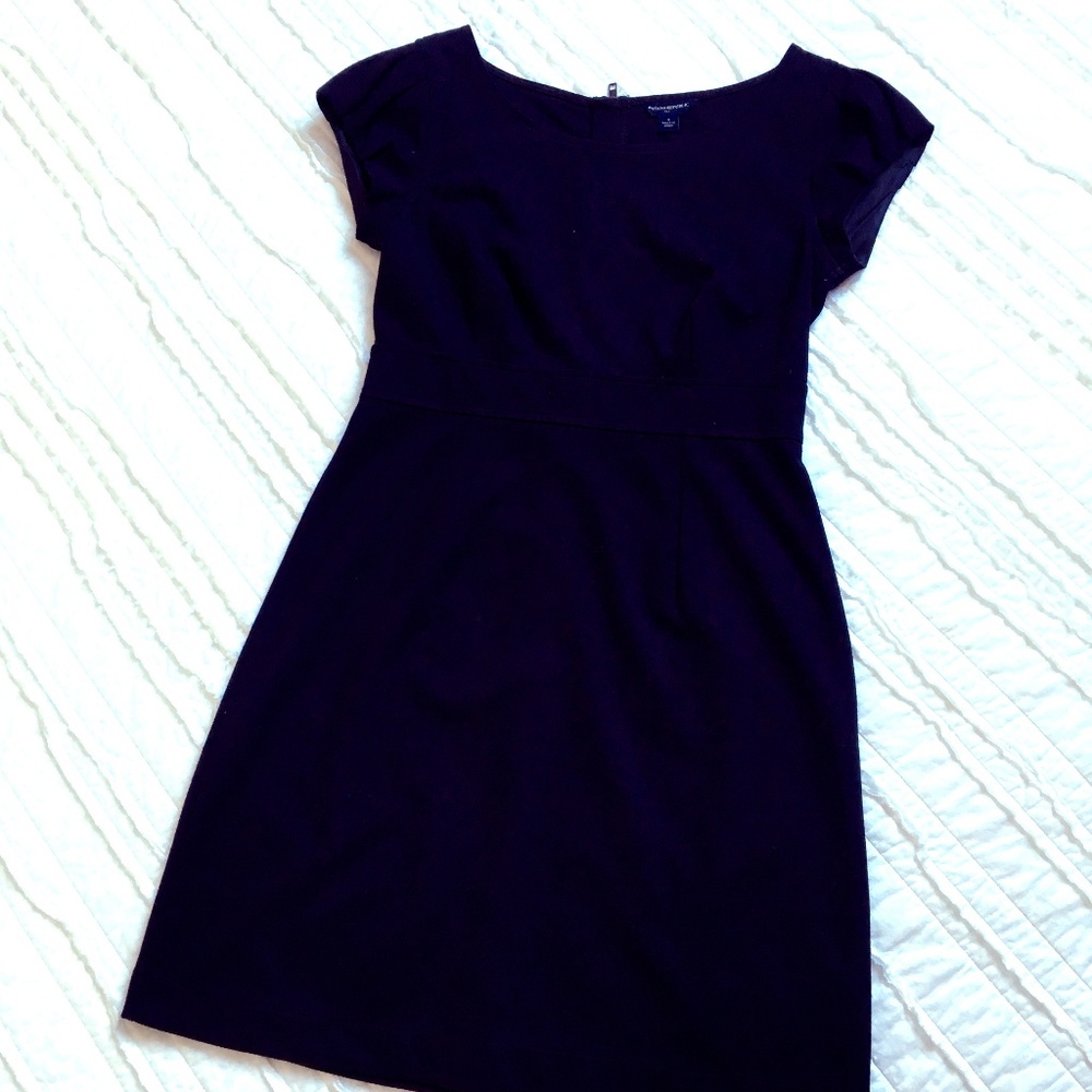 Black Cap Sleeve Dress - Size 4 - Banana Republic